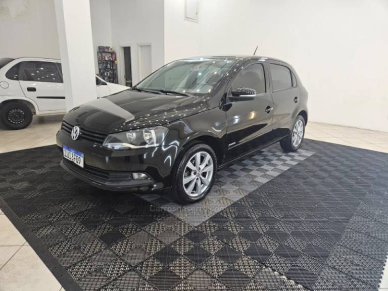 VOLKSWAGEN - GOL - 2013/2014 - Preta - R$ 39.900,00
