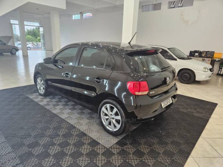VOLKSWAGEN - GOL - 2013/2014 - Preta - R$ 39.900,00