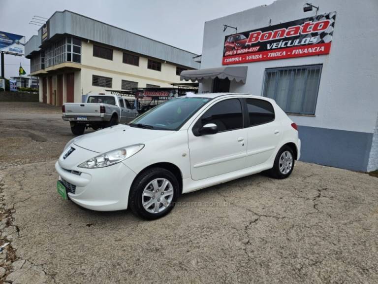 PEUGEOT - 207 - 2012/2013 - Branca - R$ 26.500,00