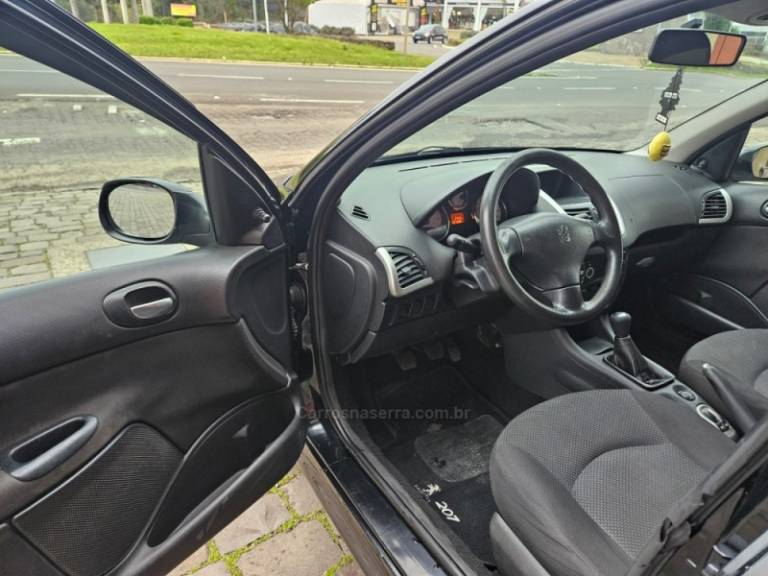 PEUGEOT - 207 - 2012/2013 - Preta - R$ 25.900,00