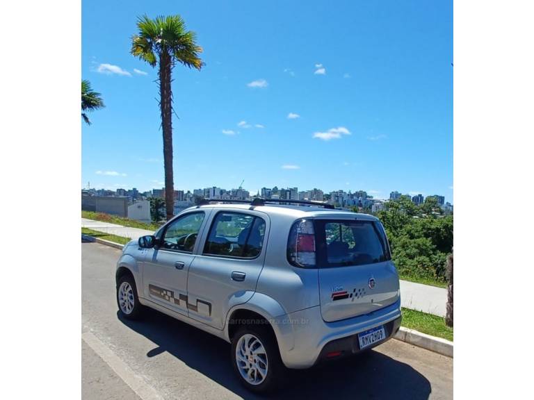 FIAT - UNO - 2021/2021 - Prata - R$ 52.500,00