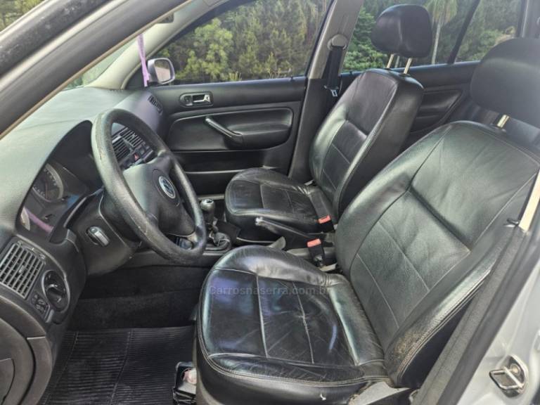 VOLKSWAGEN - GOLF - 2005/2005 - Prata - R$ 32.500,00
