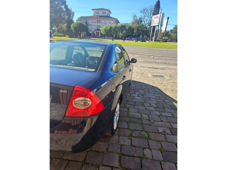 FORD - FOCUS - 2011/2012 - Azul - R$ 39.900,00