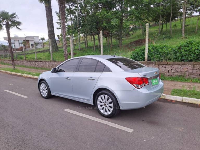 CHEVROLET - CRUZE - 2012/2013 - Prata - R$ 55.900,00