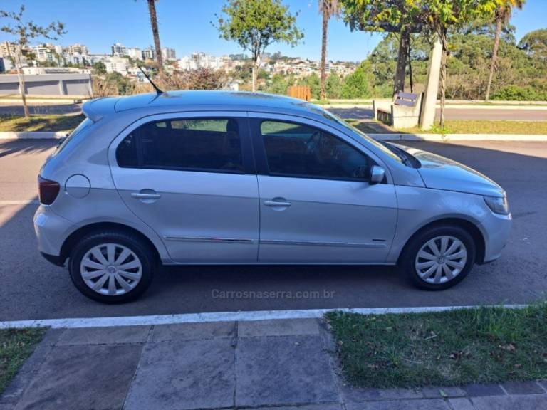 VOLKSWAGEN - GOL - 2009/2010 - Prata - R$ 33.500,00