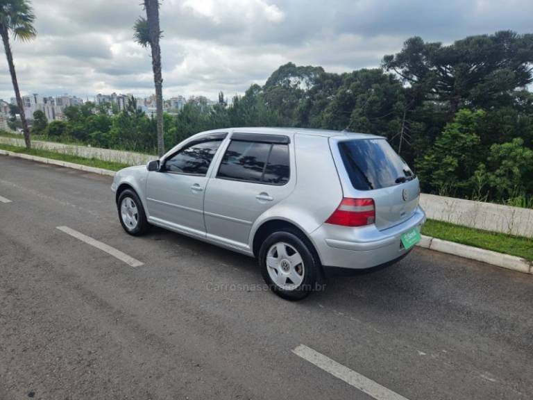 VOLKSWAGEN - GOLF - 2005/2005 - Prata - R$ 32.500,00
