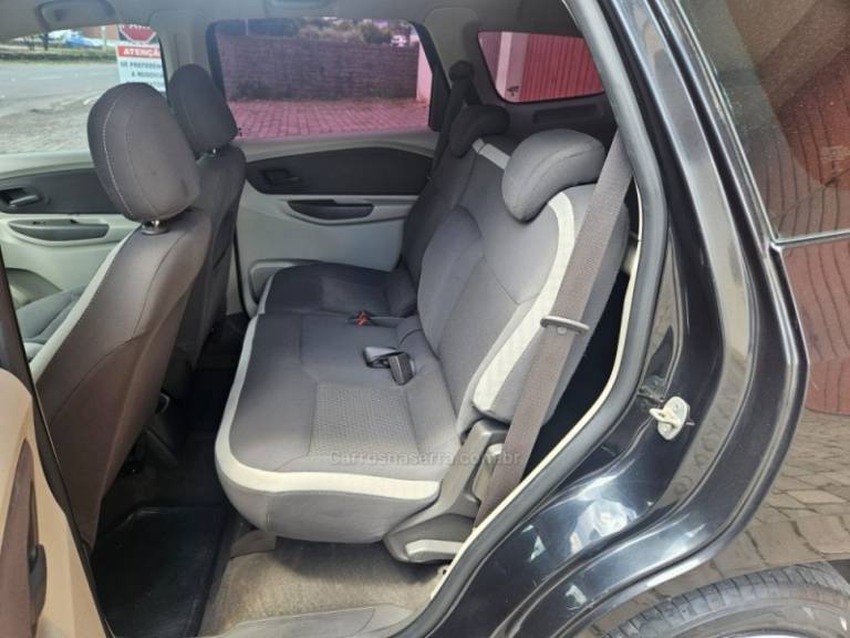 CHEVROLET - SPIN - 2014/2015 - Preta - R$ 42.900,00