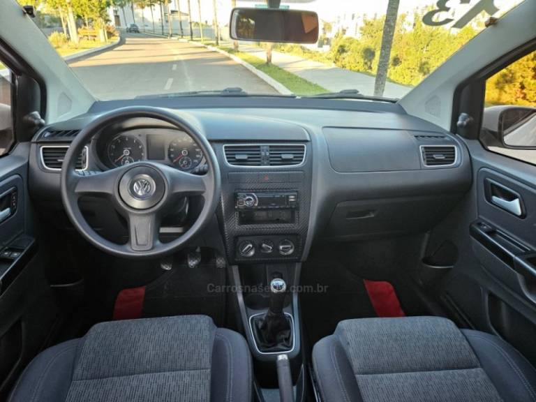 VOLKSWAGEN - FOX - 2012/2013 - Branca - R$ 34.900,00