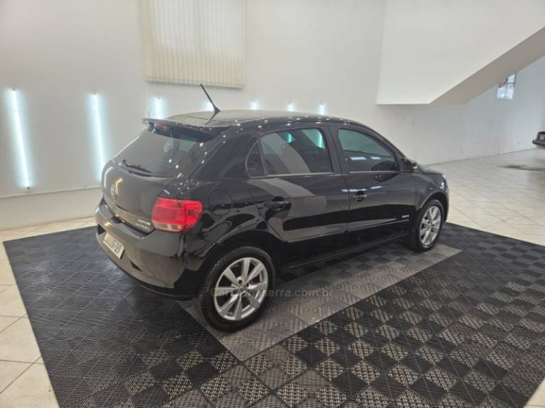 VOLKSWAGEN - GOL - 2013/2014 - Preta - R$ 39.900,00