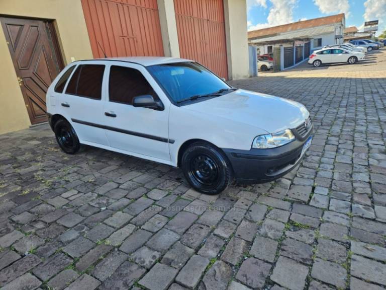 VOLKSWAGEN - GOL - 1999/2000 - Branca - R$ 13.500,00