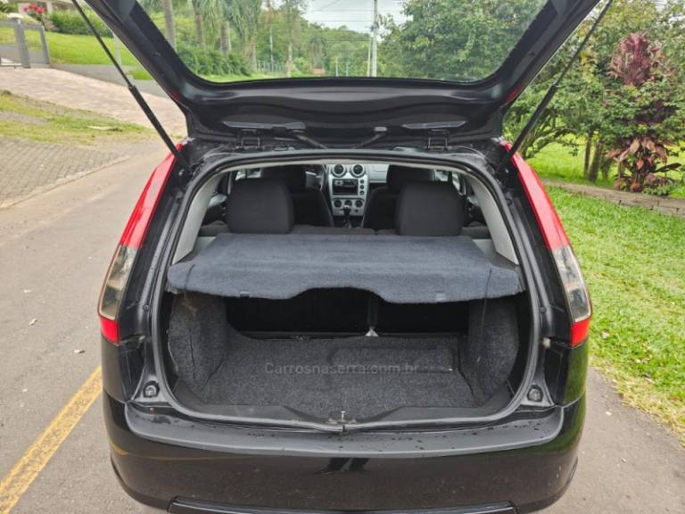 FORD - FIESTA - 2010/2011 - Preta - R$ 33.900,00