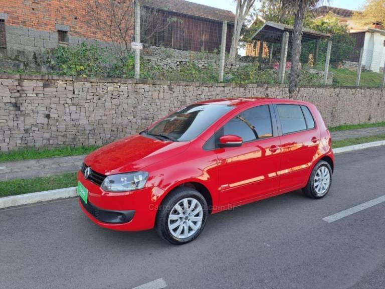 VOLKSWAGEN - FOX - 2012/2013 - Vermelha - R$ 34.900,00