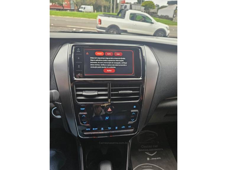 TOYOTA - YARIS - 2024/2024 - Branca - R$ 110.000,00