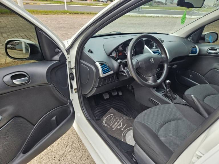 PEUGEOT - 207 - 2012/2013 - Branca - R$ 26.500,00