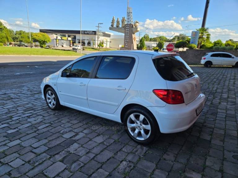 PEUGEOT - 307 - 2009/2010 - Branca - R$ 29.900,00