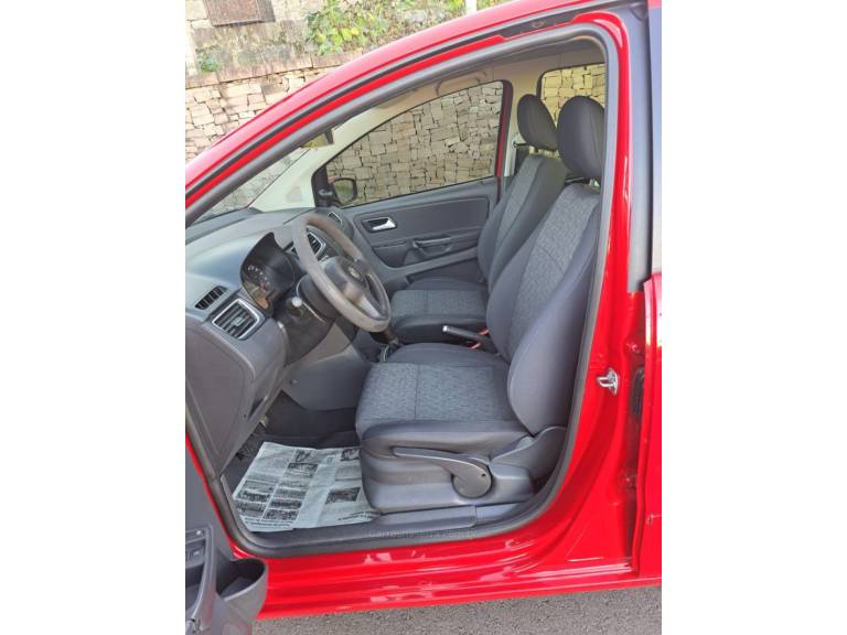 VOLKSWAGEN - FOX - 2012/2013 - Vermelha - R$ 34.900,00