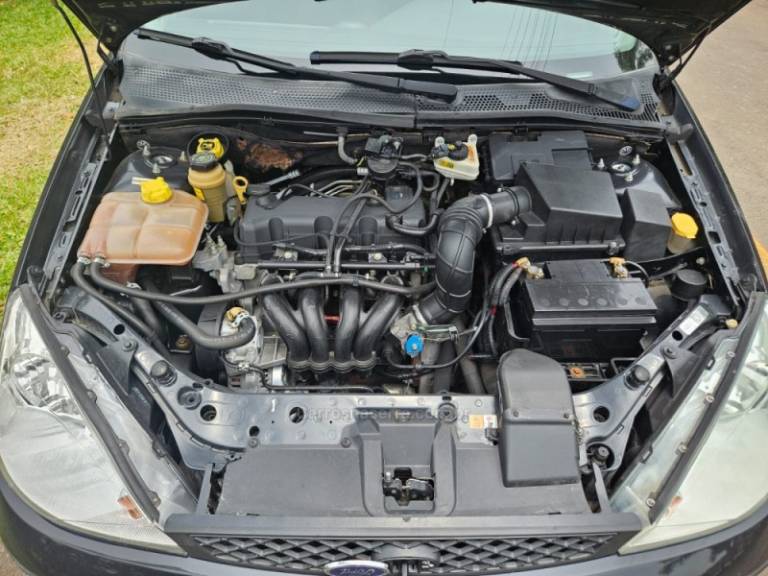 FORD - FOCUS - 2007/2008 - Preta - R$ 27.500,00
