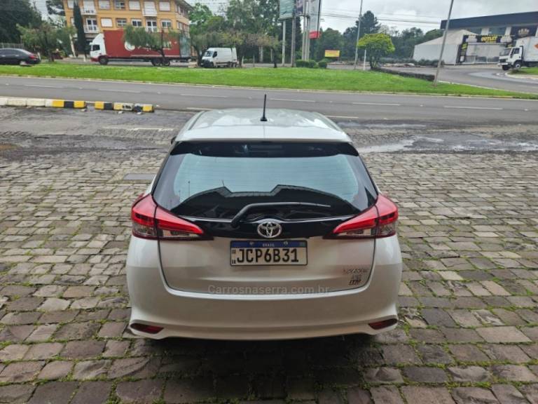 TOYOTA - YARIS - 2024/2024 - Branca - R$ 110.000,00