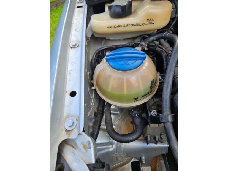 VOLKSWAGEN - FOX - 2008/2009 - Prata - R$ 26.500,00