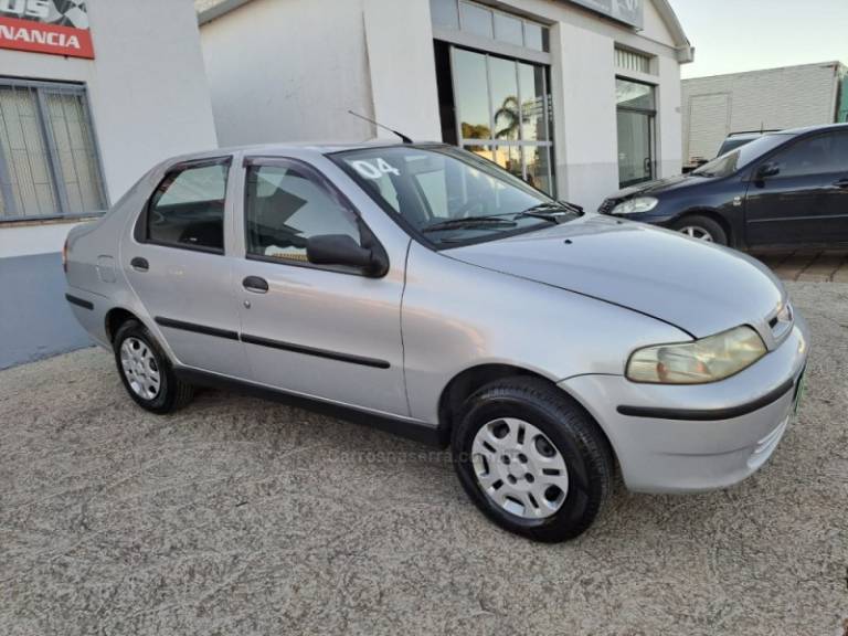 FIAT - SIENA - 2004/2004 - Prata - R$ 17.900,00